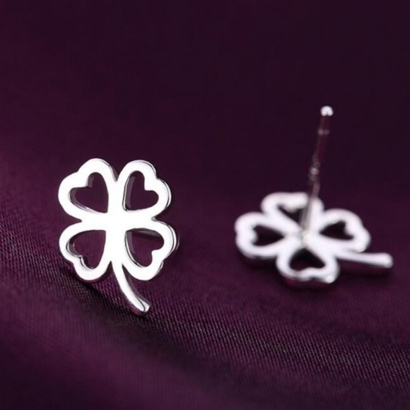 925 stamped sterling silver shamrock ☘️ earrings ☘️☘️☘️☘️☘️☘️nwt - Picture 2 of 2